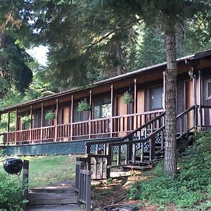 Crater Lake Gateway-Rocky Point Resort